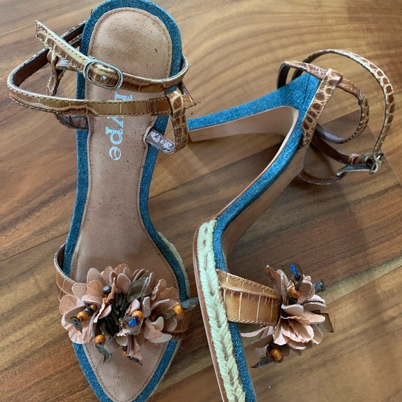 Denim Heels ~ HYPE - Picture 2 of 5